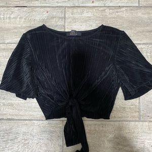 F21 tie front crop top